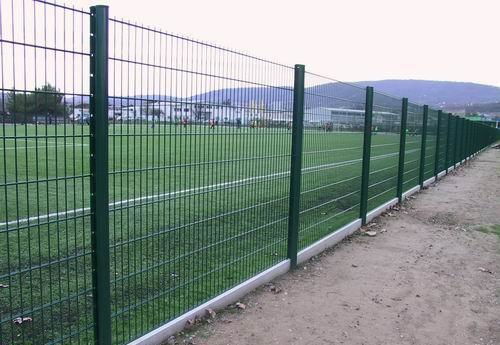 新疆護(hù)欄網(wǎng)廠家與金屬護(hù)欄選購(gòu)指南，兼談新貴族跑步機(jī)售后服務(wù)